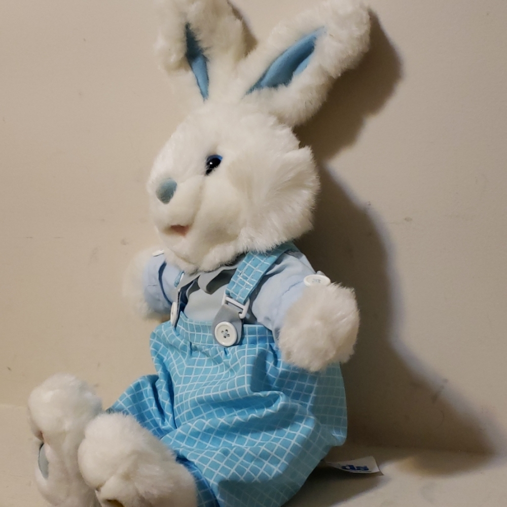 Small Rabbit - Picture 4 of 8